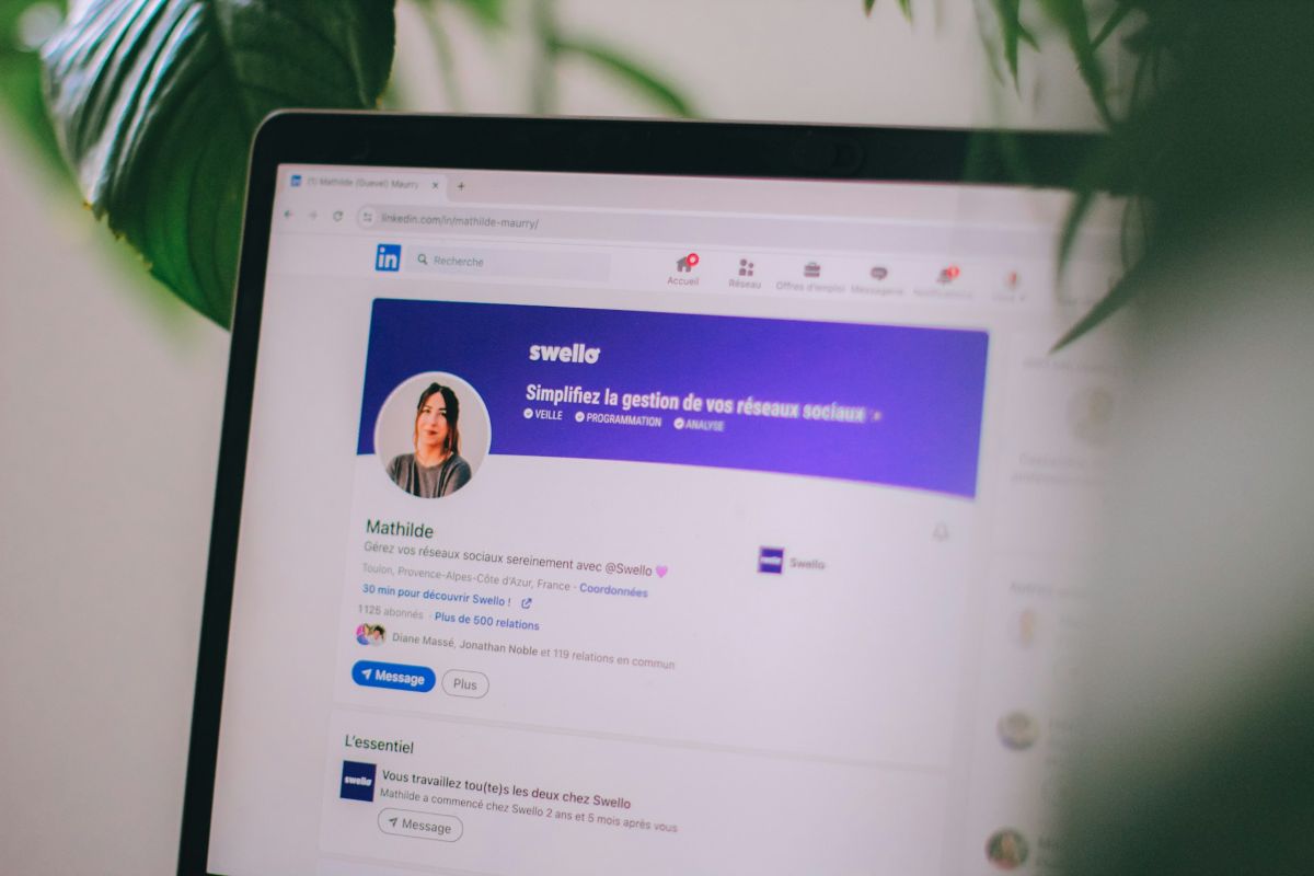 Integrating LinkedIn with Claude AI For B2B Leads